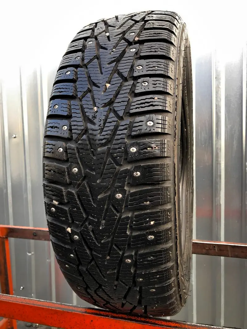 Б/у шина 195/65 R15 Nokian Hakkapeliitta 7