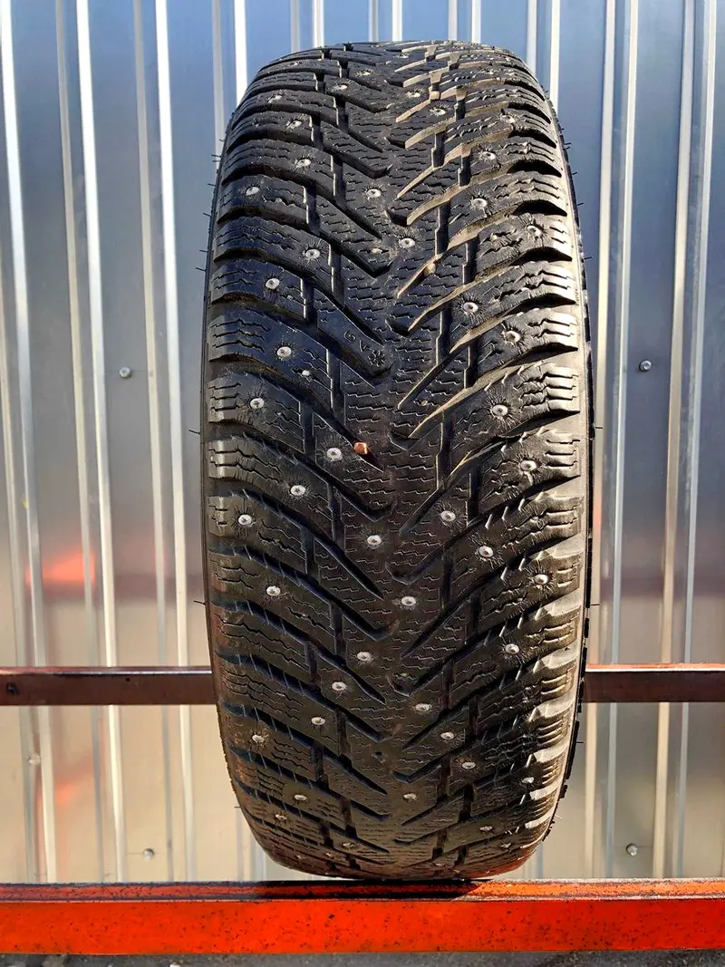 Б/у шина 195/65 R15 Nokian Hakkapeliitta 8