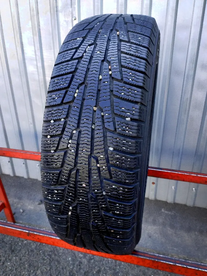Б/у шина 195/65 R15 Nokian Hakkapeliitta R