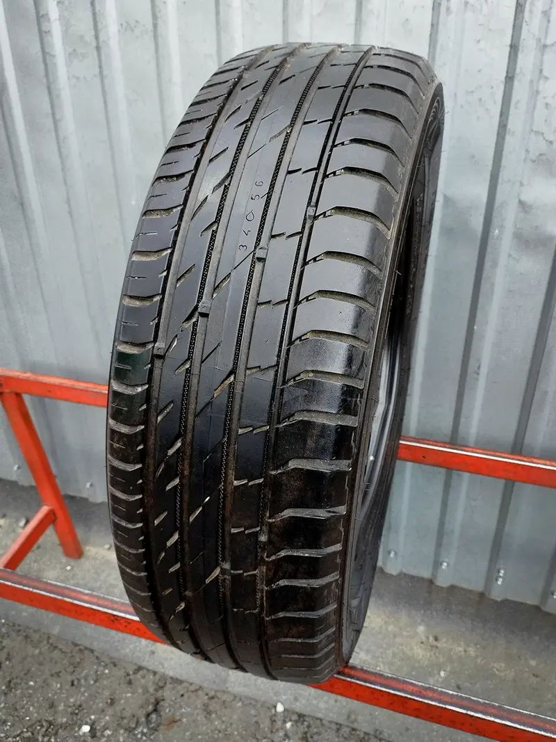 Б/у шина 195/65 R15 Nokian xLine