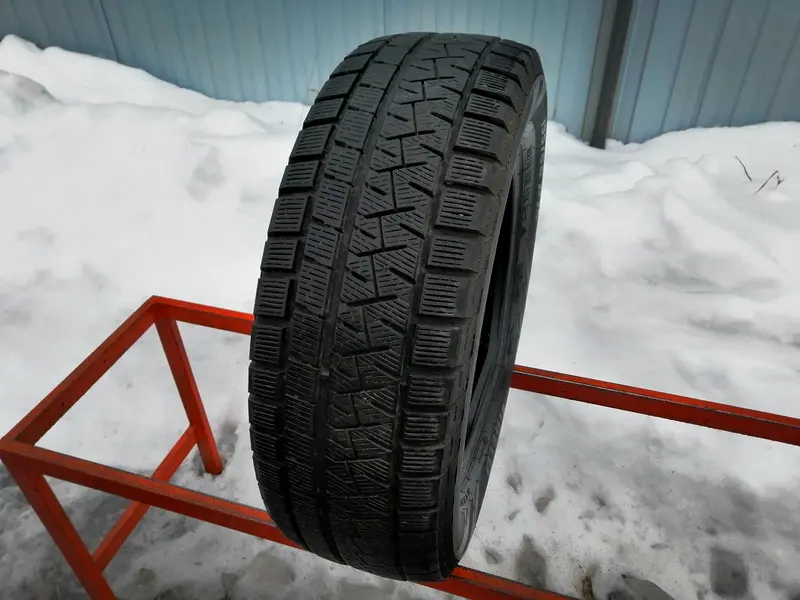 Б/у шина 195/65 R15 Pirelli Ice Asimmetrico, фото 1
