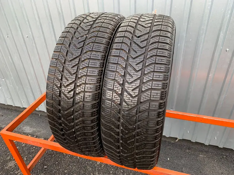 Пара б/у шин 195/65 R15 Pirelli Winter 190 Snowcontrol 3
