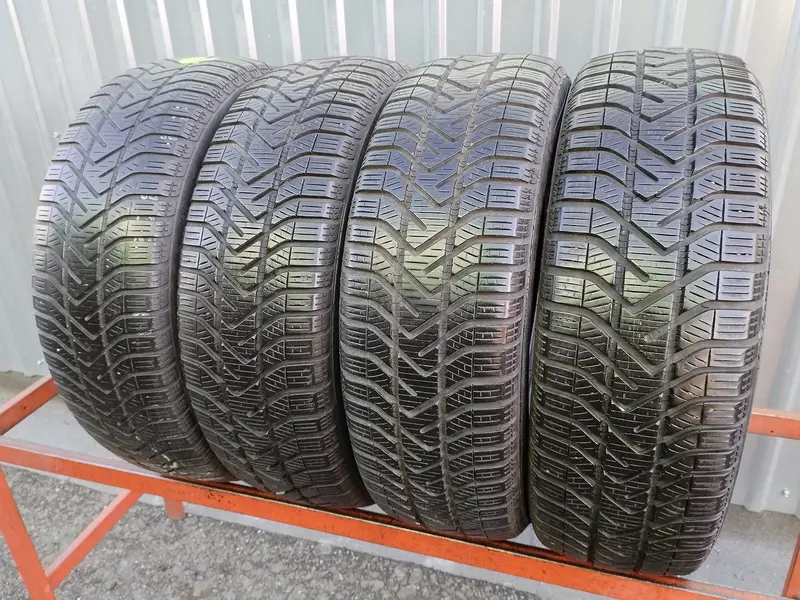 Комплект б/у шин 195/65 R15 Pirelli Winter 190 Snowcontrol 3
