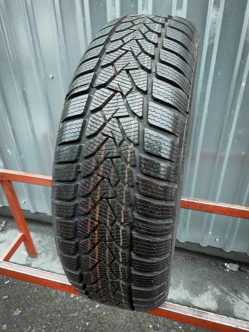 Б/у шина 195/65 R15 Uniroyal WinterExpert