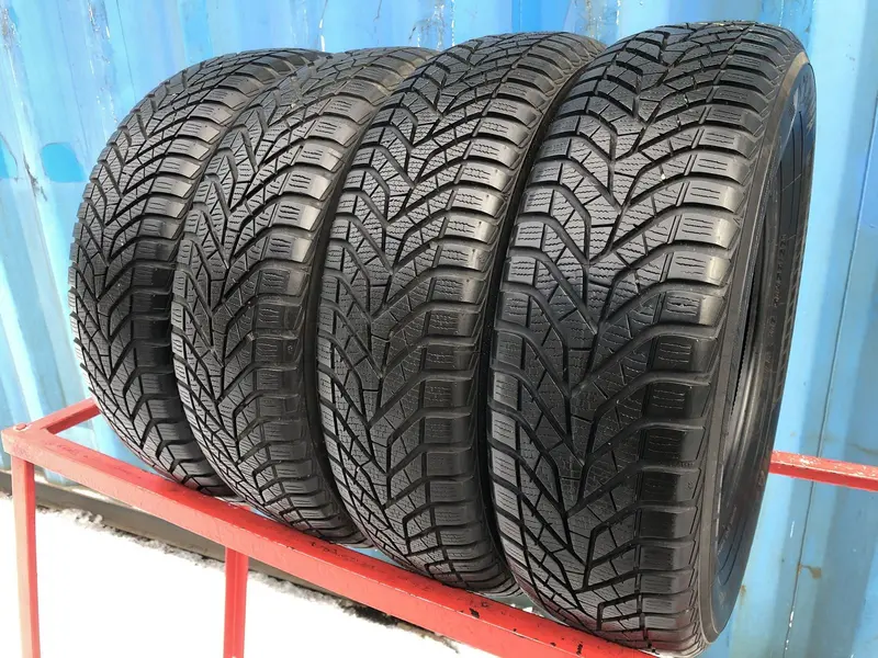 Комплект б/у шин 195/65 R15 Yokohama BluEarth Winter V905, фото 1