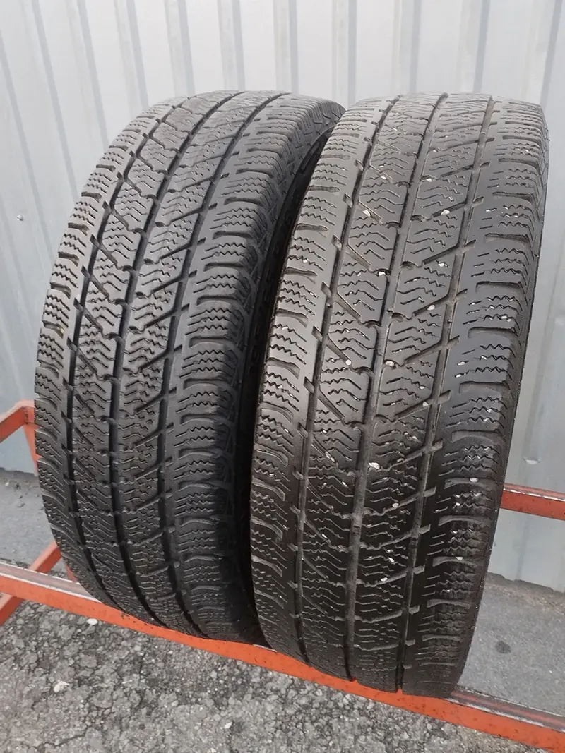 Пара б/у шин 195/65 R16C Uniroyal Snow Max 3
