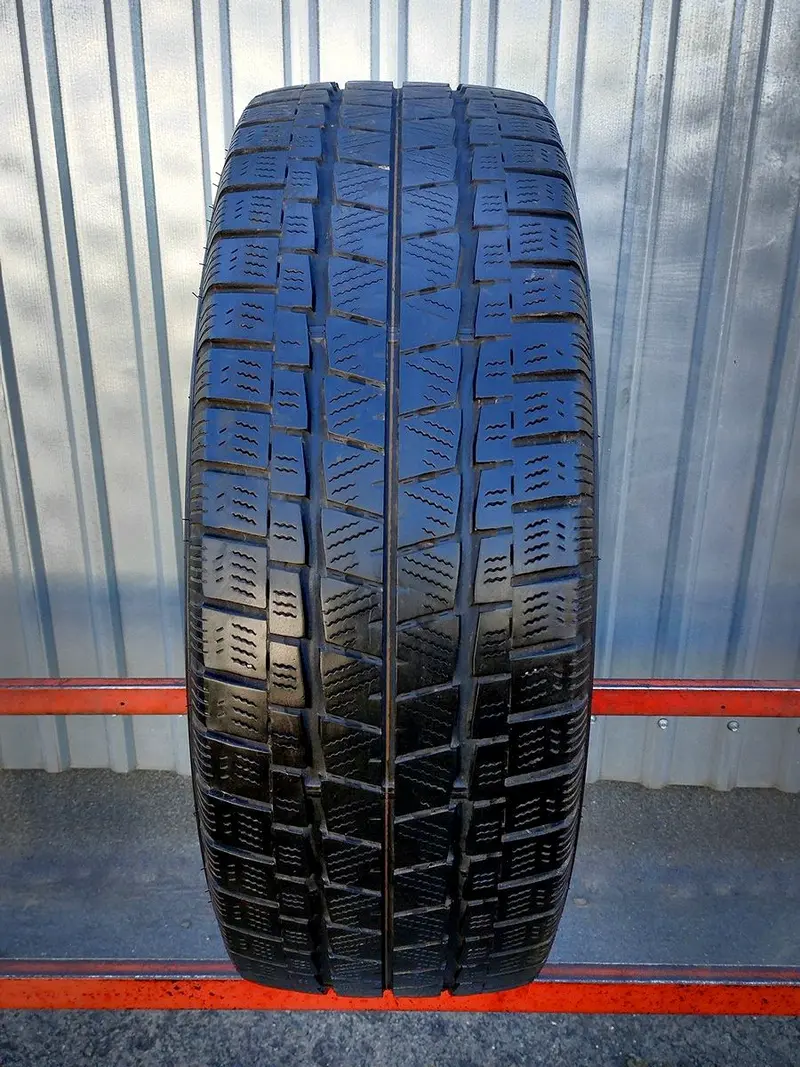 Б/у шина 195/70 R15C Falken Eurowinter VAN01