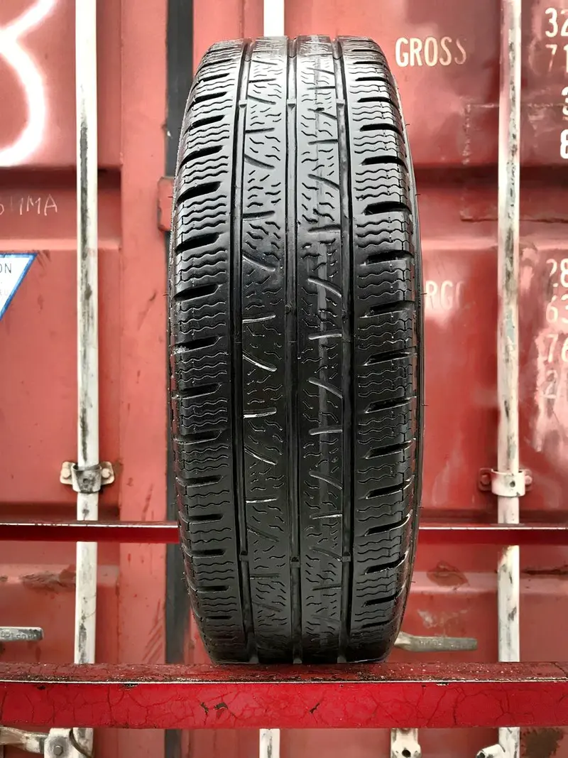 Б/у шина 195/70 R15C Pirelli Carrier Winter