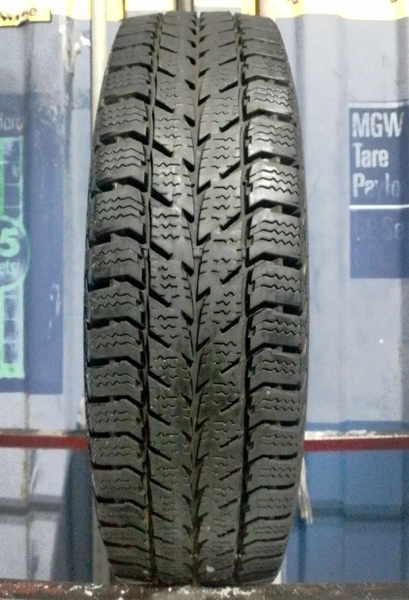 Б/у шина 195/75 R16C Uniroyal Snow Max 2