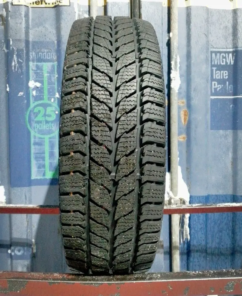 Б/у шина 195/75 R16C Uniroyal Snow Max 2