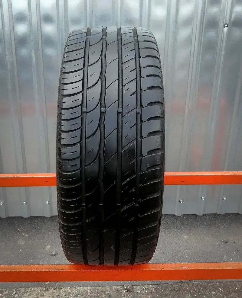 Б/у шина 205/40 R17 Barum Bravuris 2, фото 1