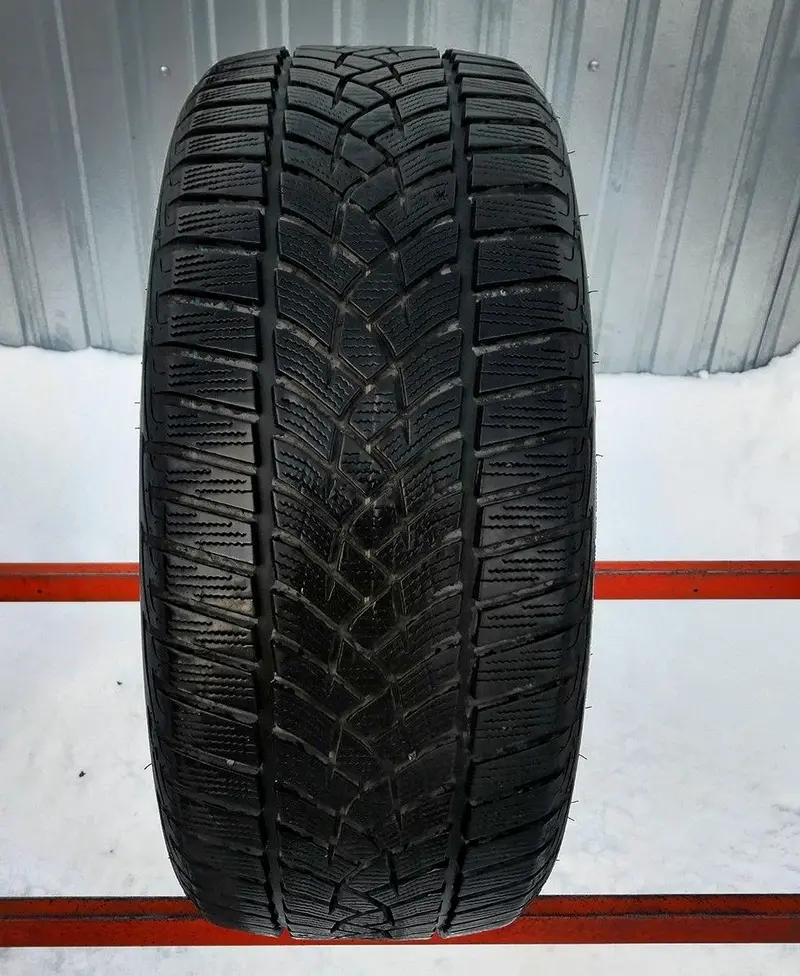 Б/у шина 205/40 R18 Goodyear Ultra Grip Performance +