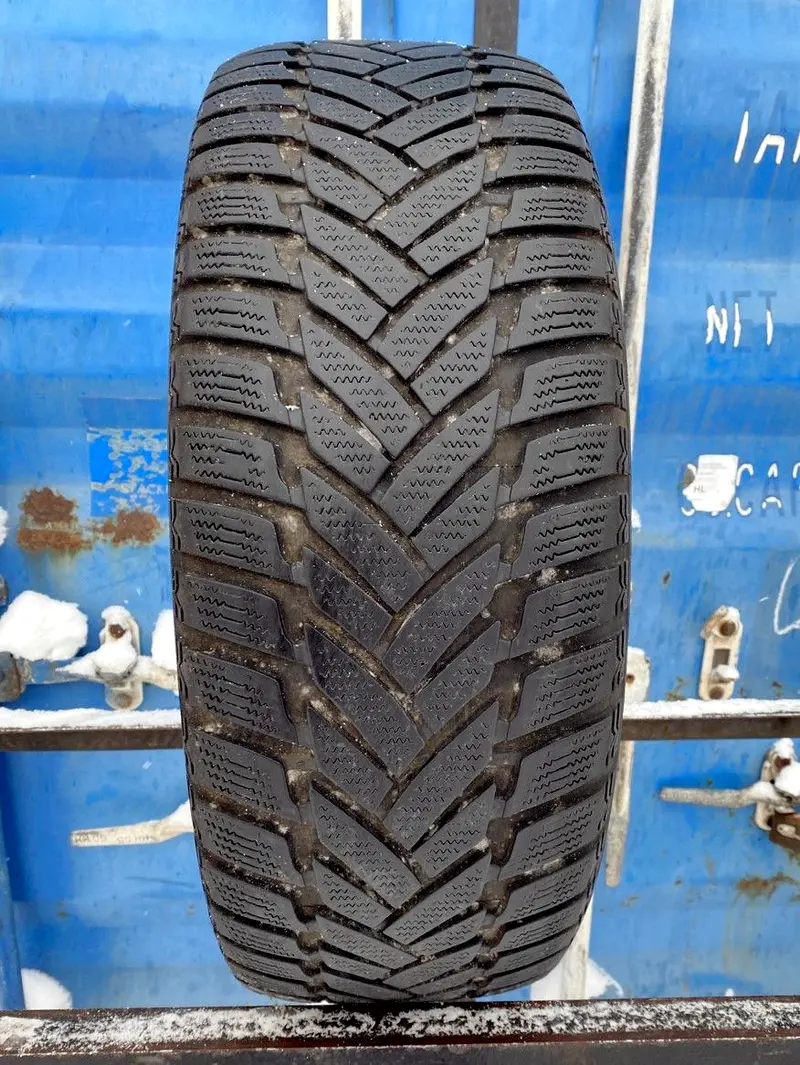 Б/у шина 205/45 R16 Dunlop SP Winter Sport M3