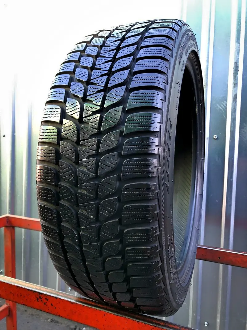 Б/у шина 205/45 R17 Bridgestone Blizzak LM25