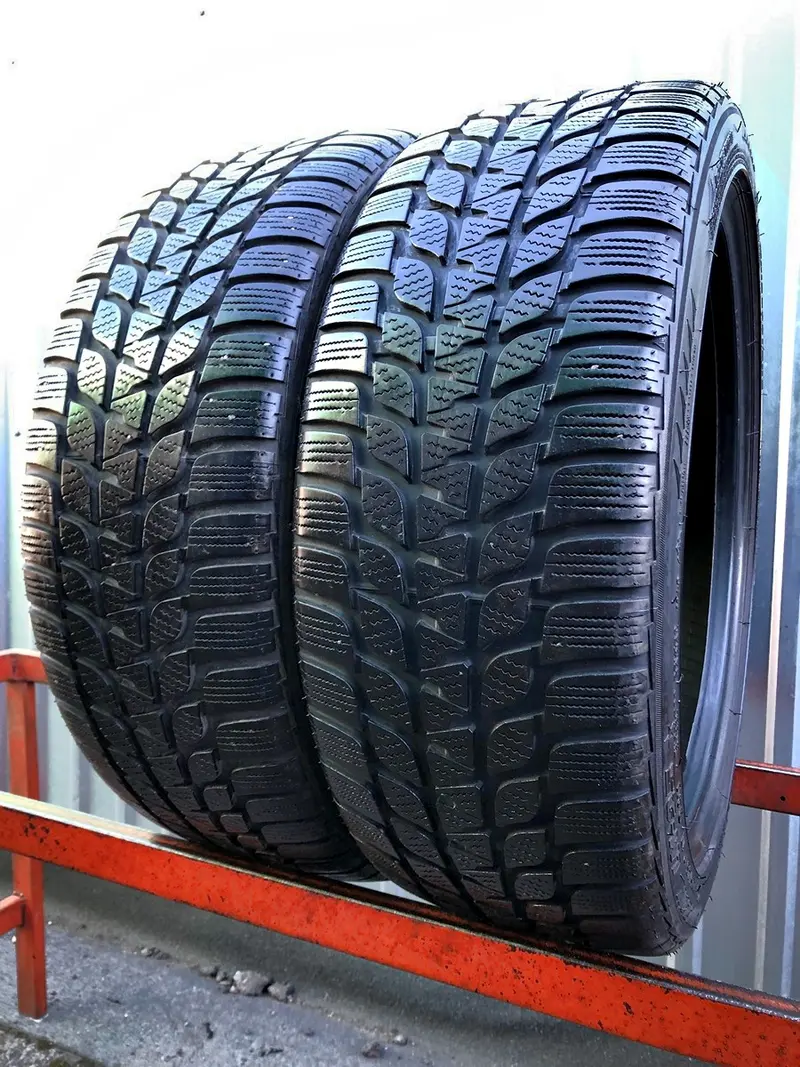 Пара б/у шин 205/45 R17 Bridgestone Blizzak LM25 RunFlat