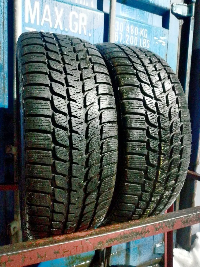 Пара б/у шин 205/45 R17 Bridgestone Blizzak LM25 RunFlat