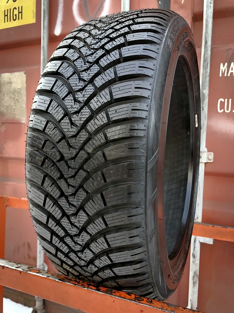 Новая шина 205/45 R17 Falken Eurowinter HS01, фото 1