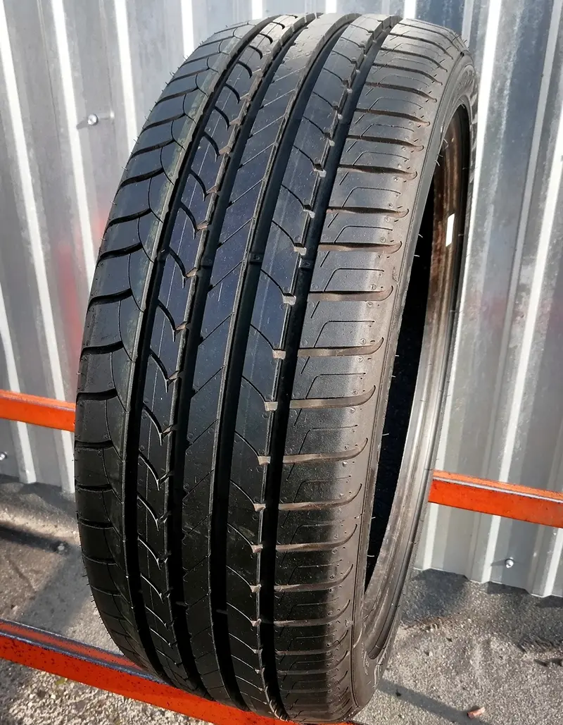 Б/у шина 205/45 R17 Goodyear EfficientGrip