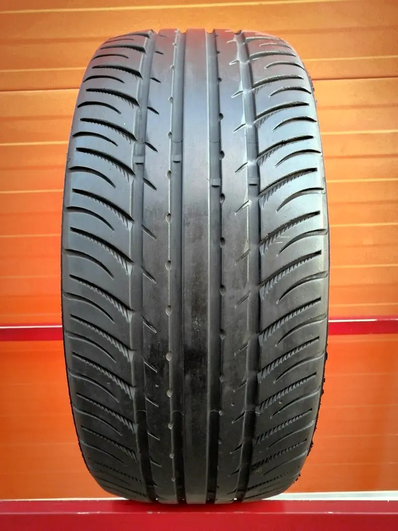 Б/у шина 205/45 R17 Kumho Ecsta SPT KU31