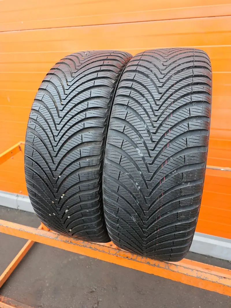 Пара б/у шин 205/45 R17 Kumho Solus 4S HA32