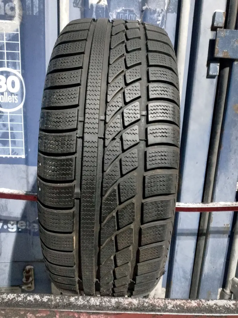 Б/у шина 205/50 R15 Hankook Ice Bear W300