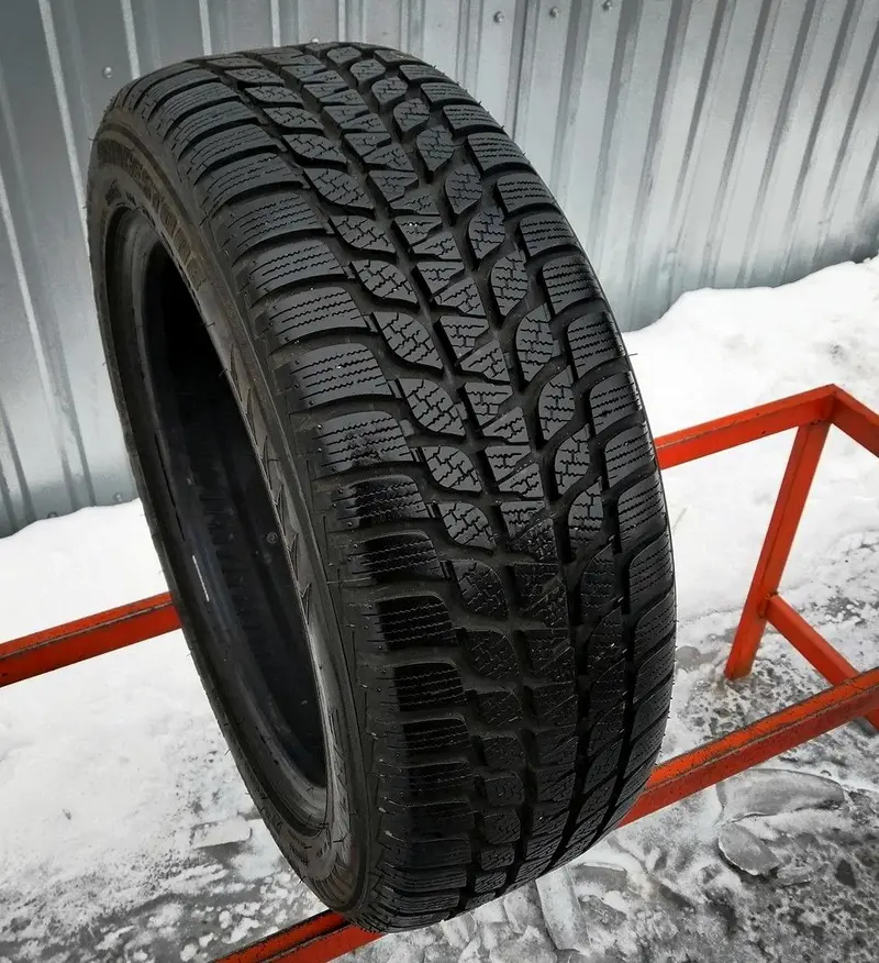 Б/у шина 205/50 R16 Bridgestone Blizzak LM25