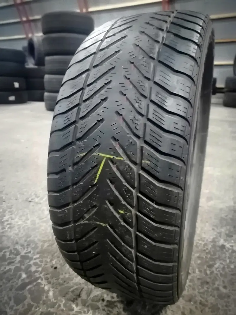 Б/у шина 205/50 R16 Goodyear Eagle Ultra Grip GW-3