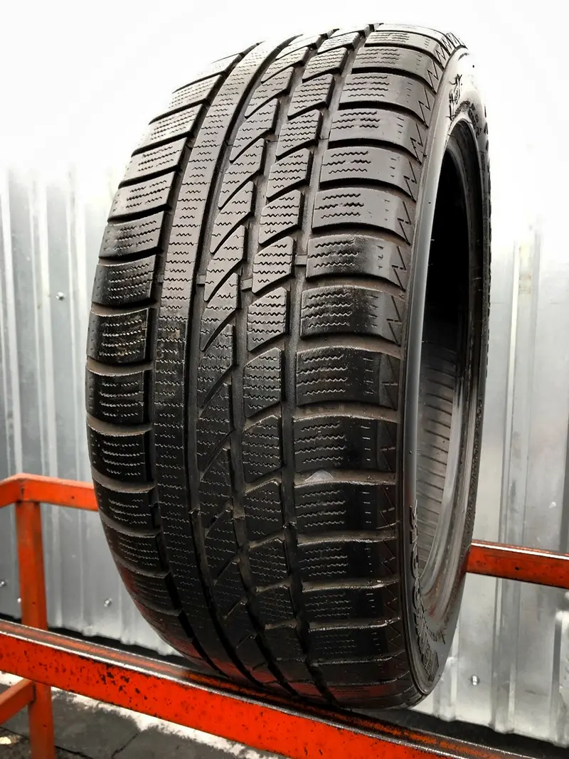 Б/у шина 205/50 R16 Hankook Ice Bear W300