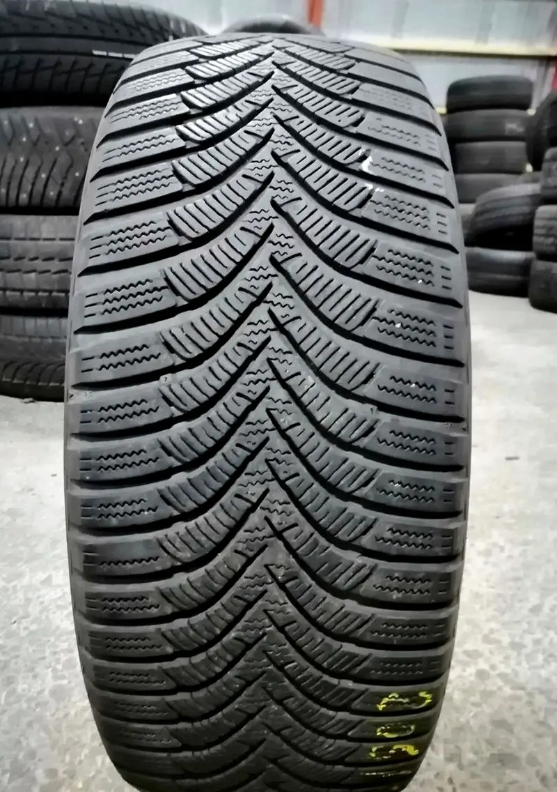 Б/у шина 205/50 R16 Hankook Winter I*cept RS2 W452
