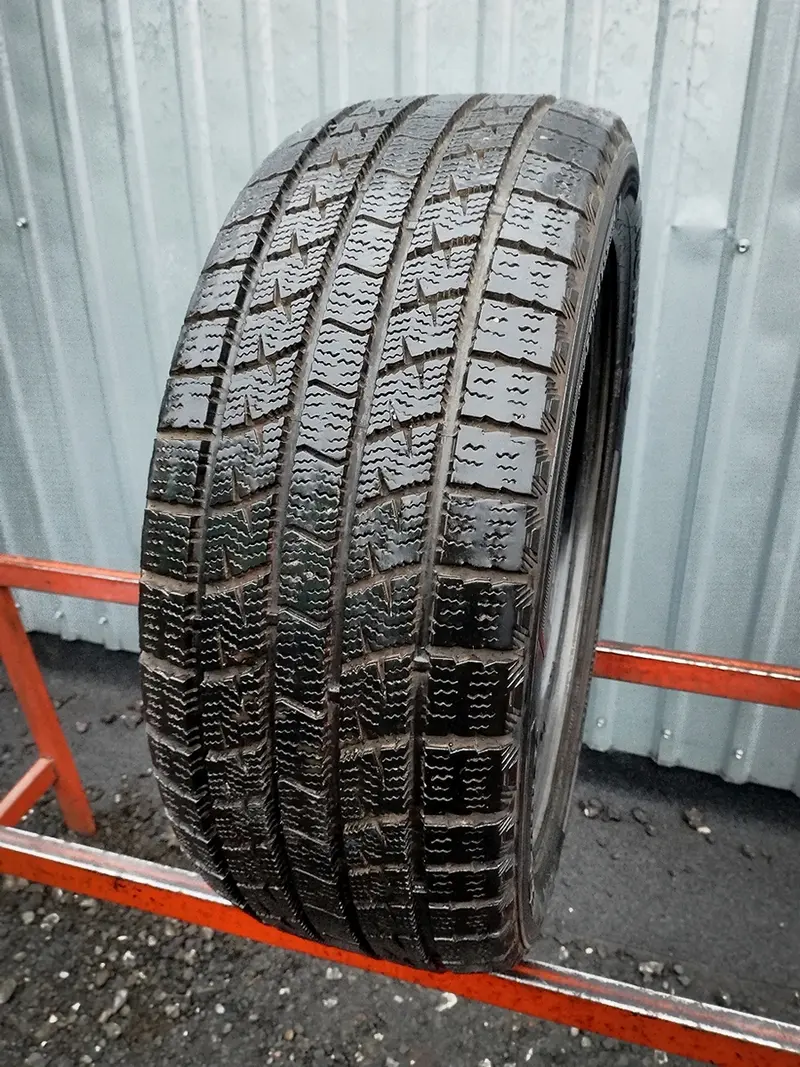 Б/у шина 205/50 R16 Kumho Ice Power KW21