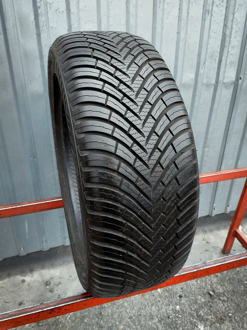 Б/у шина 205/50 R16 Vredestein Quatrac