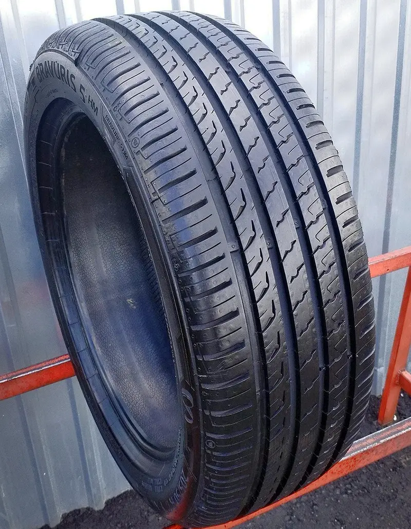 Б/у шина 205/50 R17 Barum Bravuris 5HM