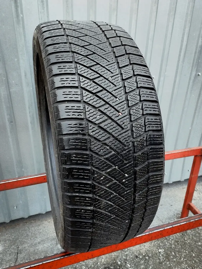 Б/у шина 205/50 R17 Continental ContiVikingContact 6