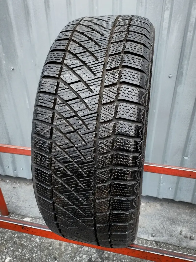 Б/у шина 205/50 R17 Continental ContiVikingContact 6