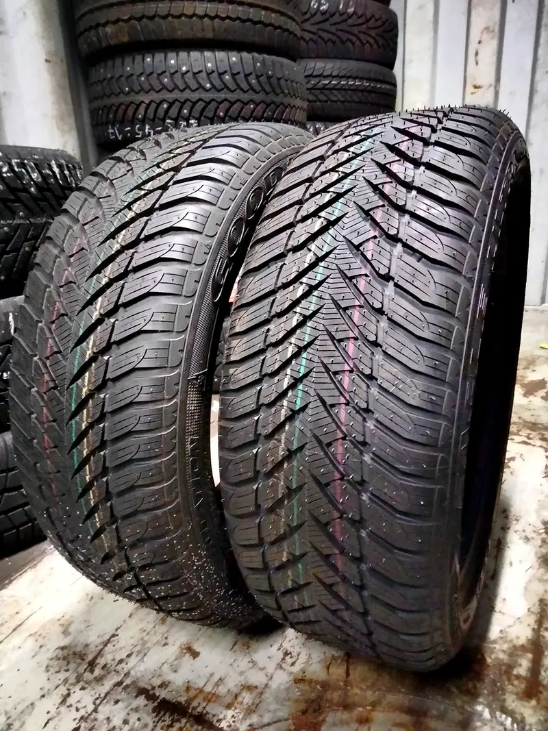 Пара новых шин 205/50 R17 Goodyear Eagle Ultra Grip GW-3 RunFlat, фото 1