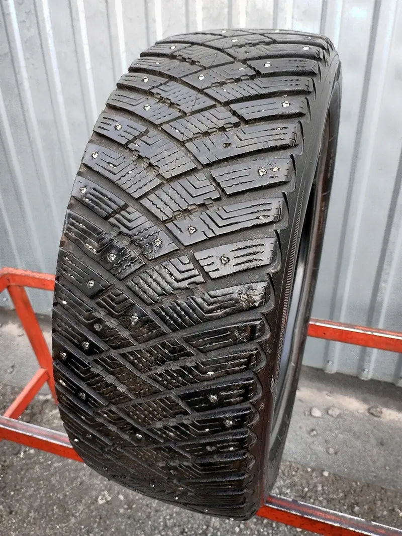 Б/у шина 205/50 R17 Goodyear Ultra Grip Ice Arctic