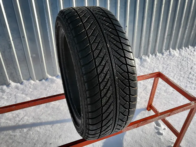 Б/у шина 205/50 R17 Goodyear Ultra Grip Performance 2 RunFlat, фото 1
