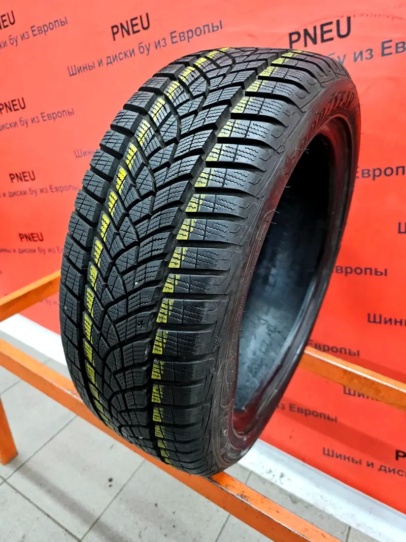Б/у шина 205/50 R17 Goodyear Ultra Grip Performance +