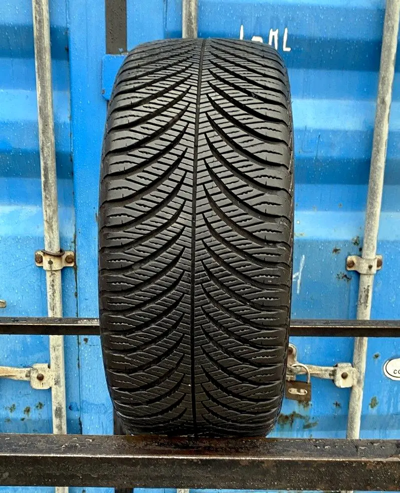 Б/у шина 205/50 R17 Goodyear Vector 4Seasons