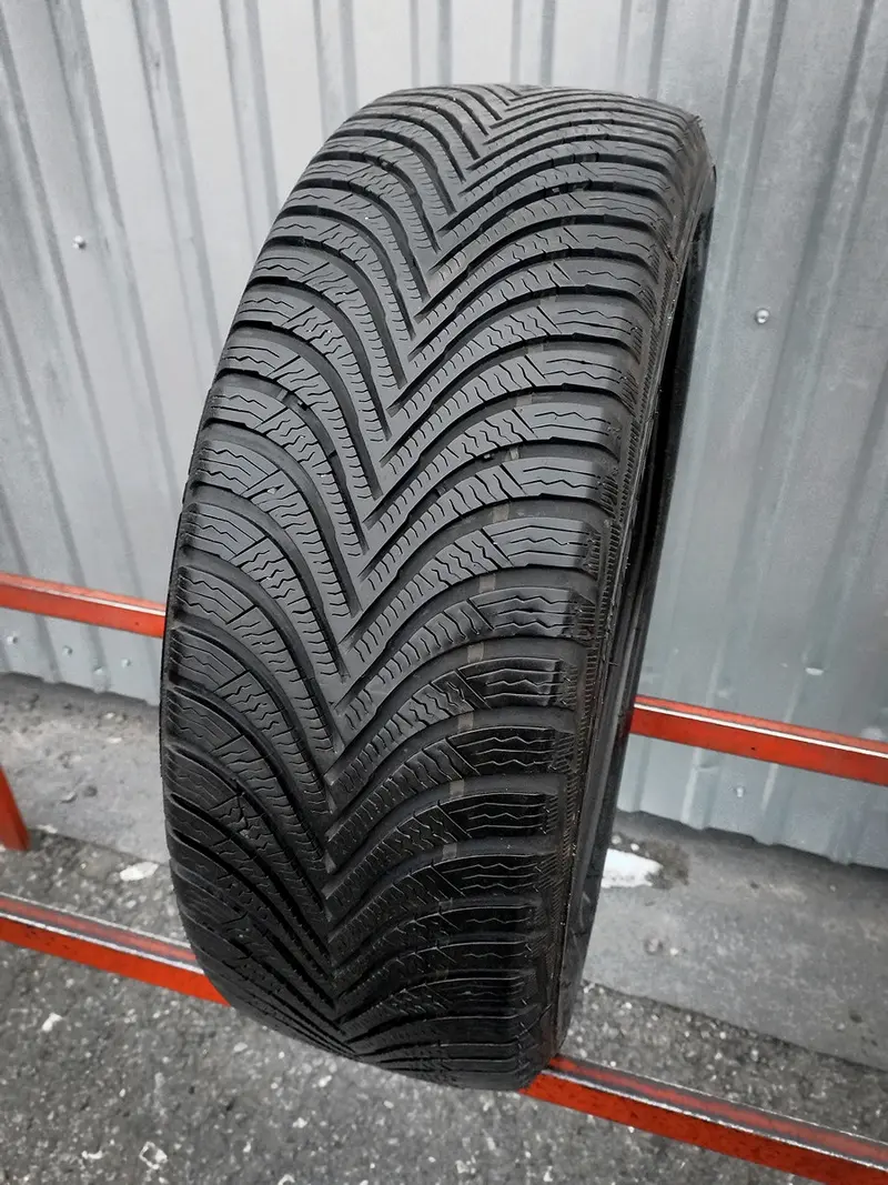 Б/у шина 205/50 R17 Michelin Alpin 5