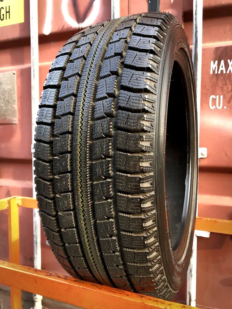 Б/у шина 205/50 R17 Nitto SN 2 Winter