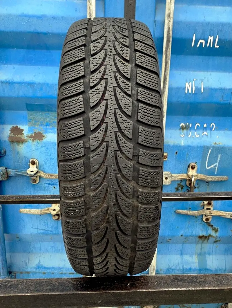Б/у шина 205/50 R17 Nokian WR RunFlat