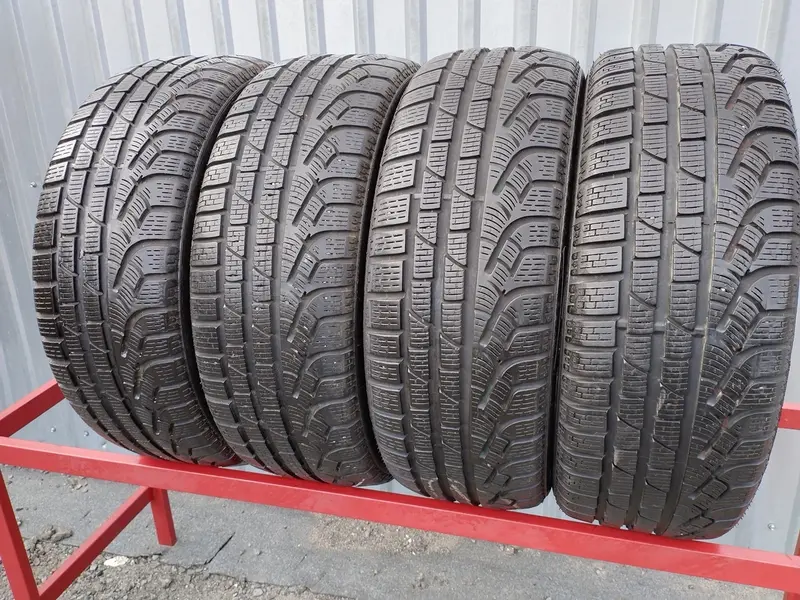 Комплект б/у шин 205/50 R17 Pirelli Winter 210 Sottozero 2