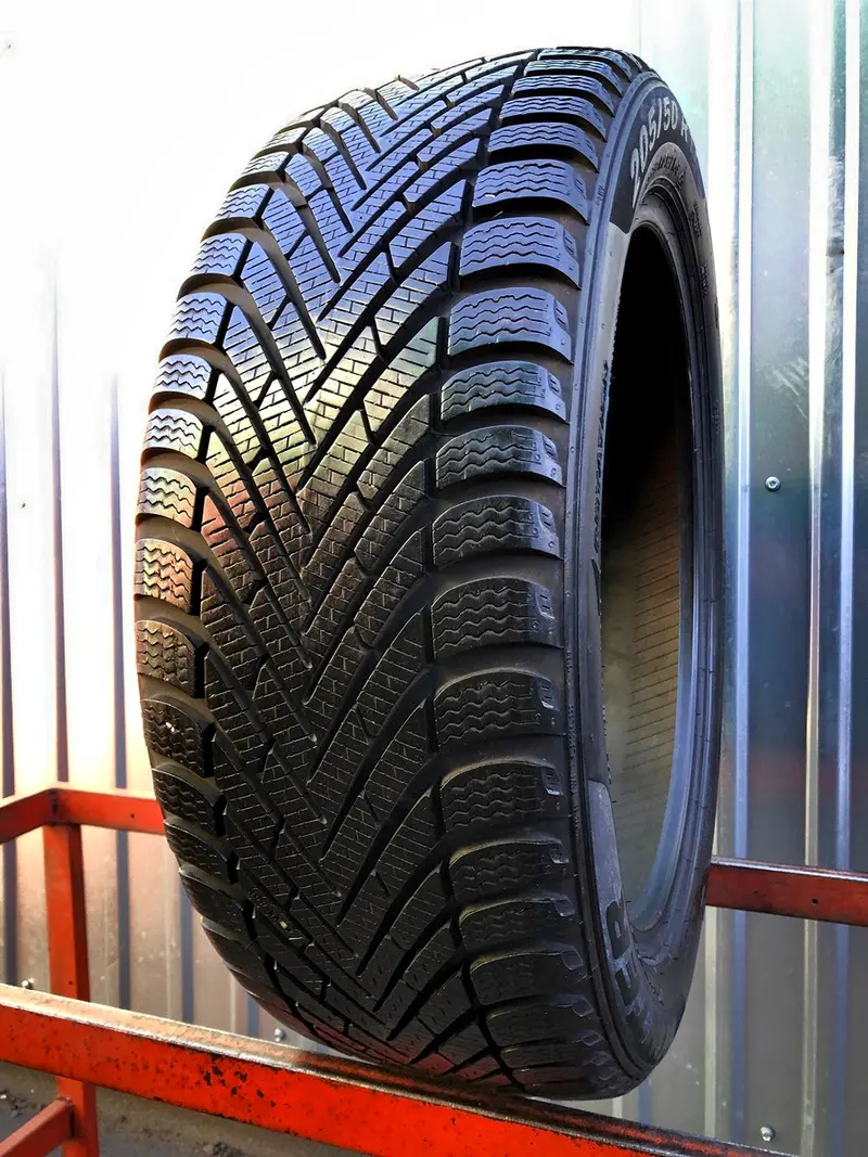 Б/у шина 205/50 R17 Pirelli Winter Cinturato