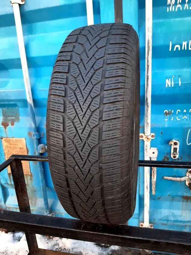 Б/у шина 205/50 R17 Semperit Speed-Grip 2