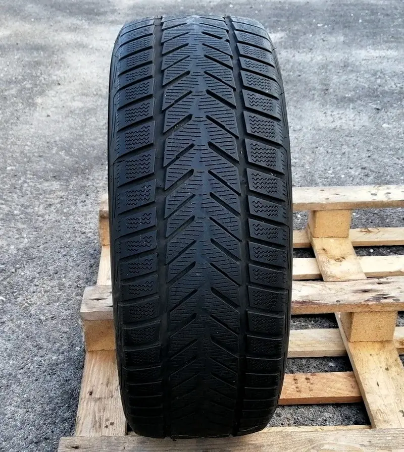 Б/у шина 205/50 R17 Vredestein Wintrac Xtreme S