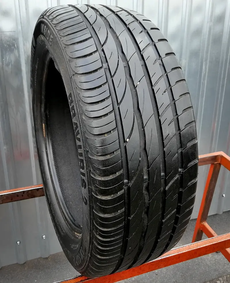 Б/у шина 205/55 R16 Barum Bravuris 2