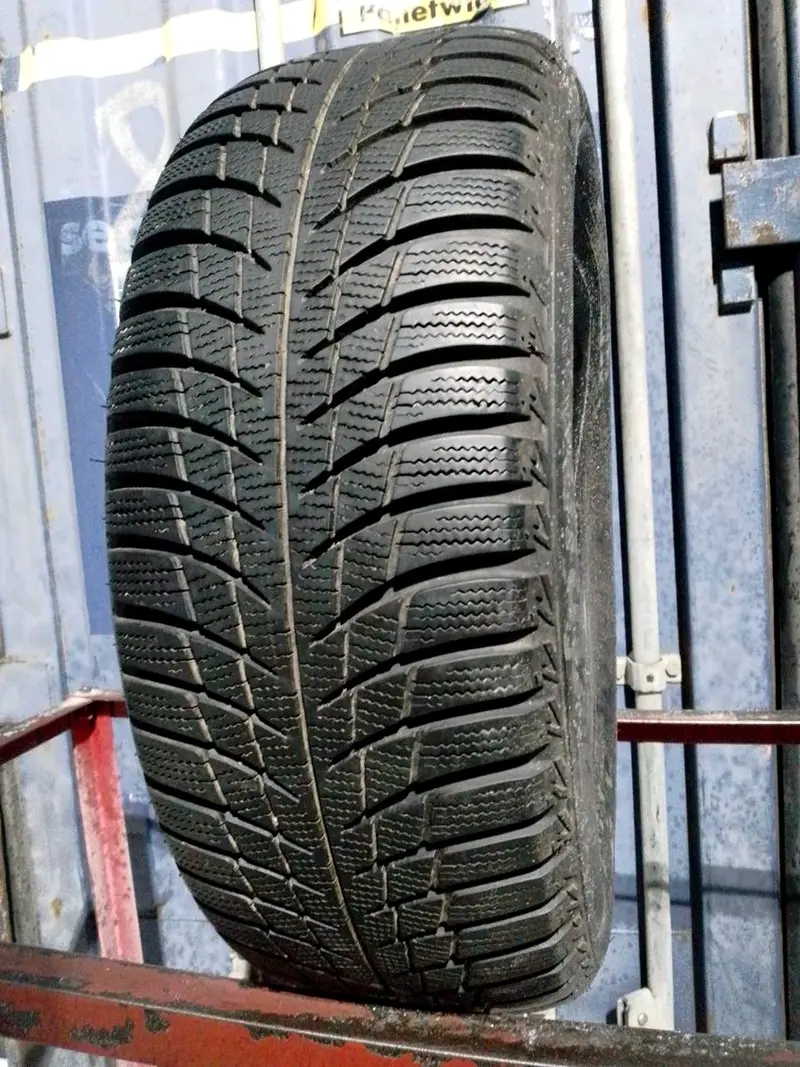 Б/у шина 205/55 R16 Bridgestone Blizzak LM-001, фото 1