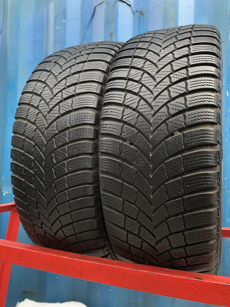 Пара б/у шин 205/55 R16 Bridgestone Blizzak LM-001 evo, фото 1