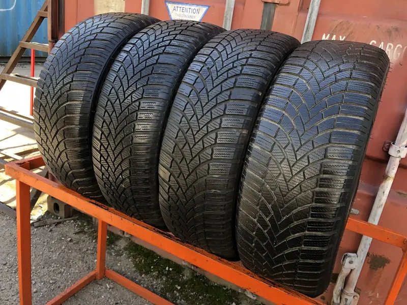 Комплект б/у шин 205/55 R16 Bridgestone Blizzak LM-005